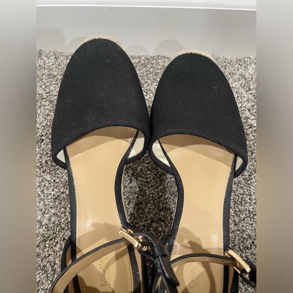 Michael Kors Kendrick wedge heels, size 9.5 - Picture 7 of 13